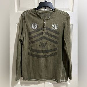 Blue Basic Men’s Olive Long Sleeves Print Top in Size Medium